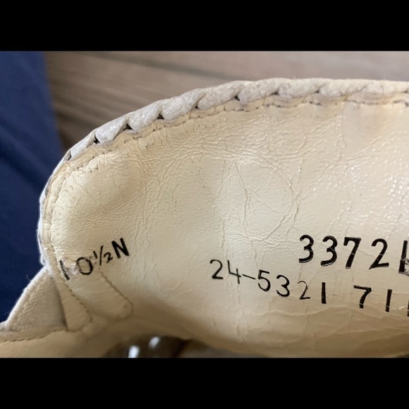 Shoes - Picture 9 of 10